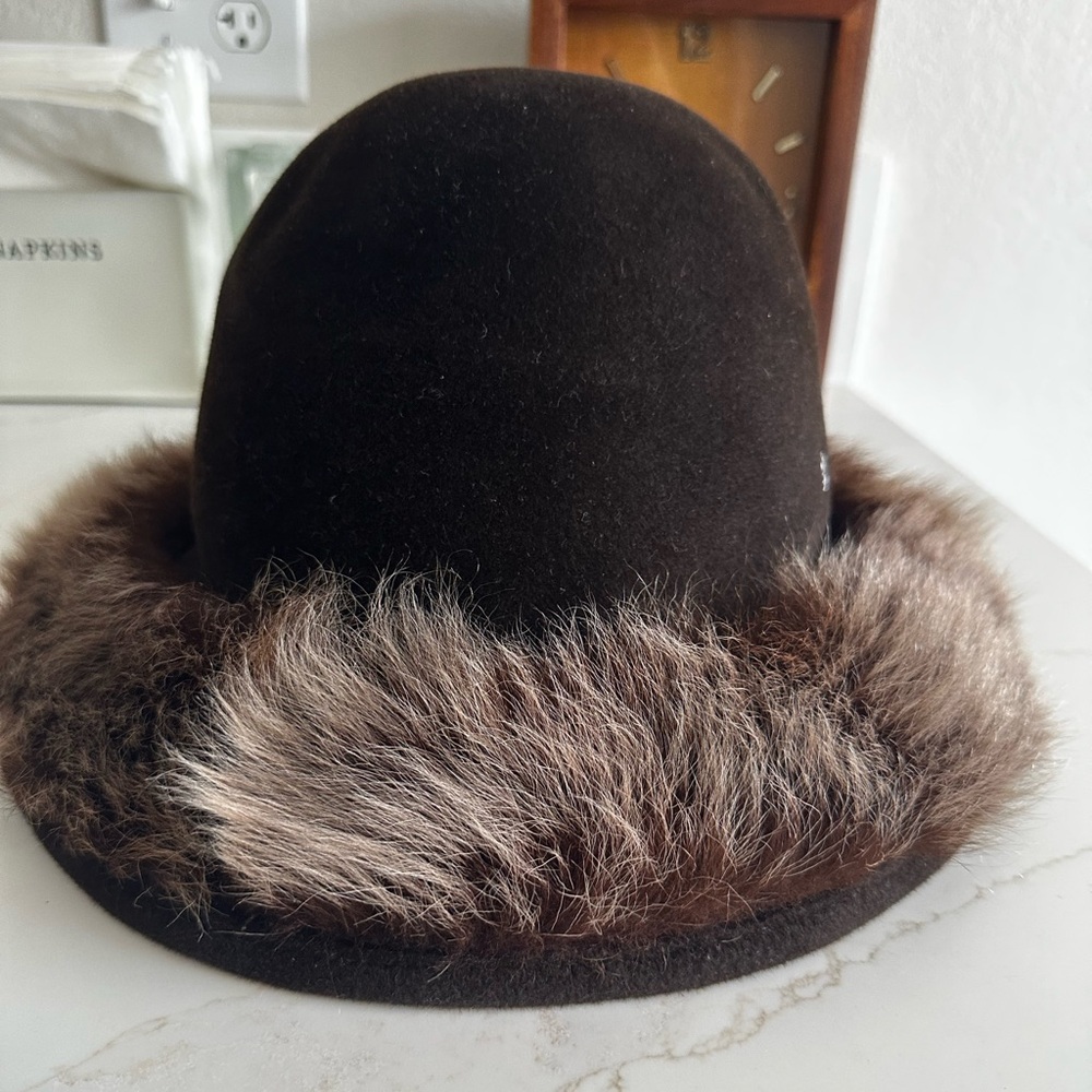 Helen Kaminski Felt Sheep Shearling Packable Adjustable Hat One Size. A beauty!